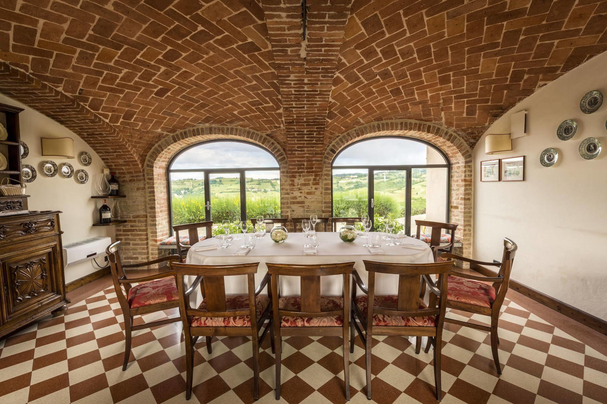 Locanda Del Pilone Alba  Bagian luar foto