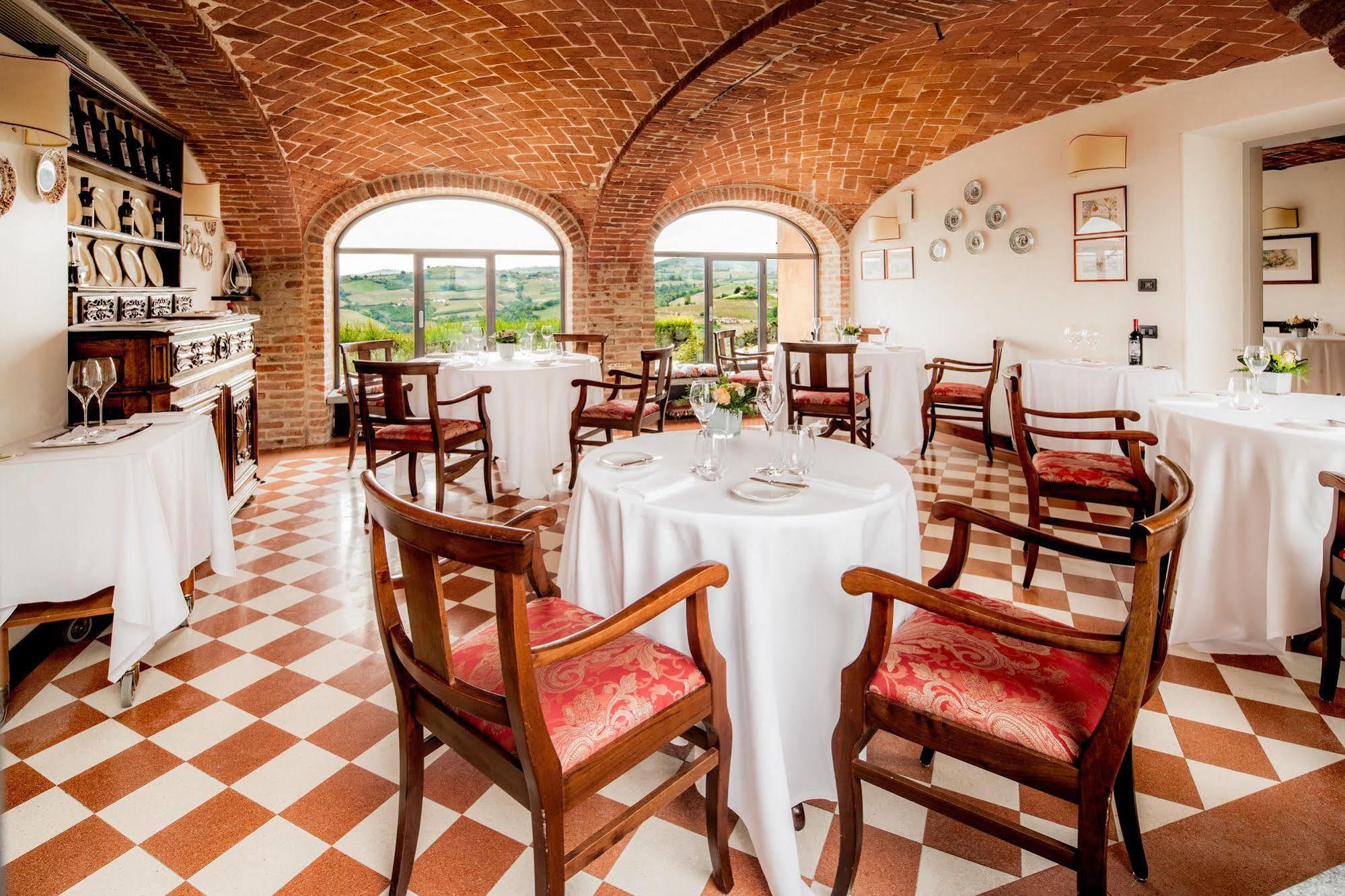 Locanda Del Pilone Alba  Bagian luar foto