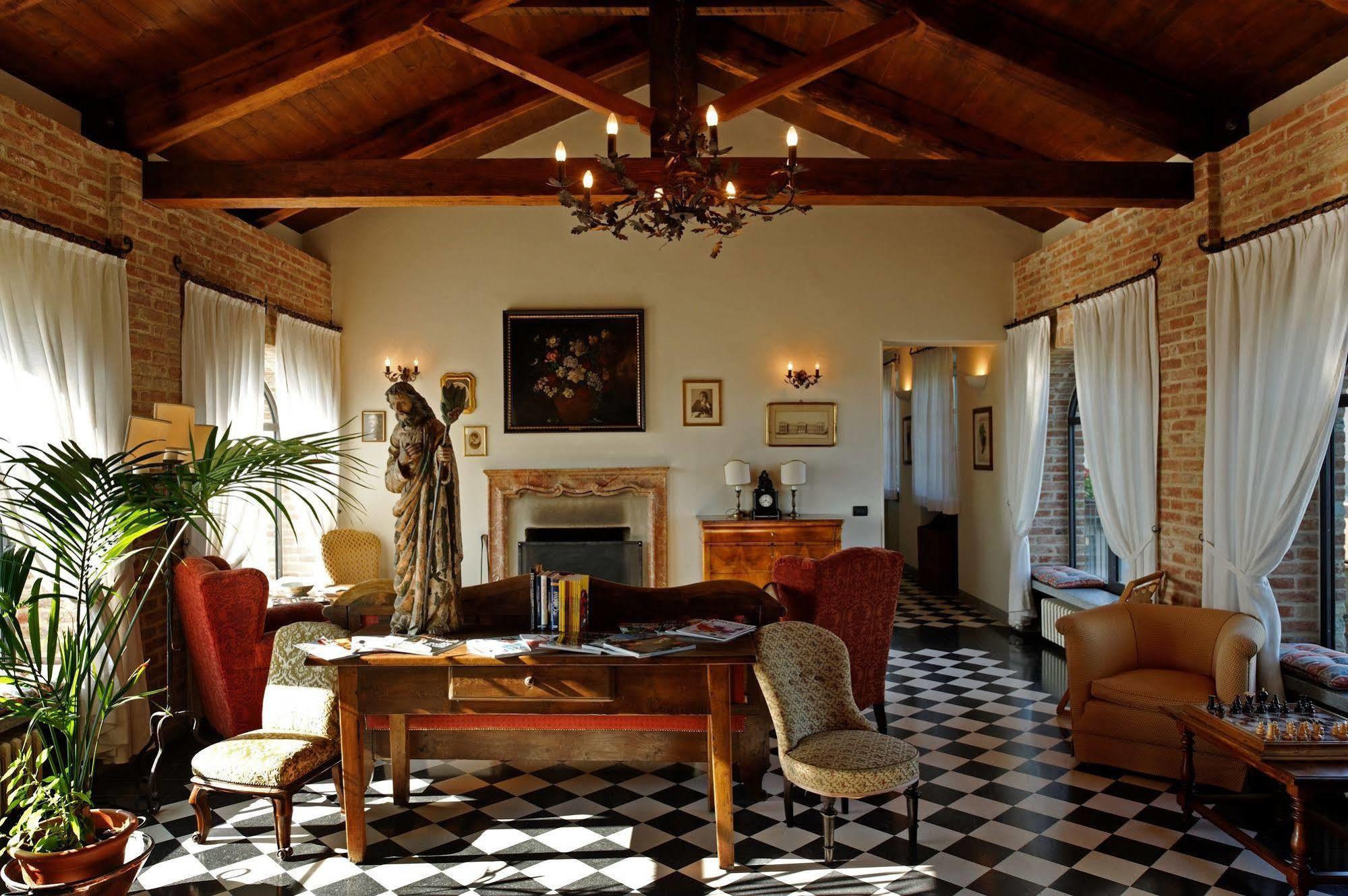 Locanda Del Pilone Alba  Bagian luar foto